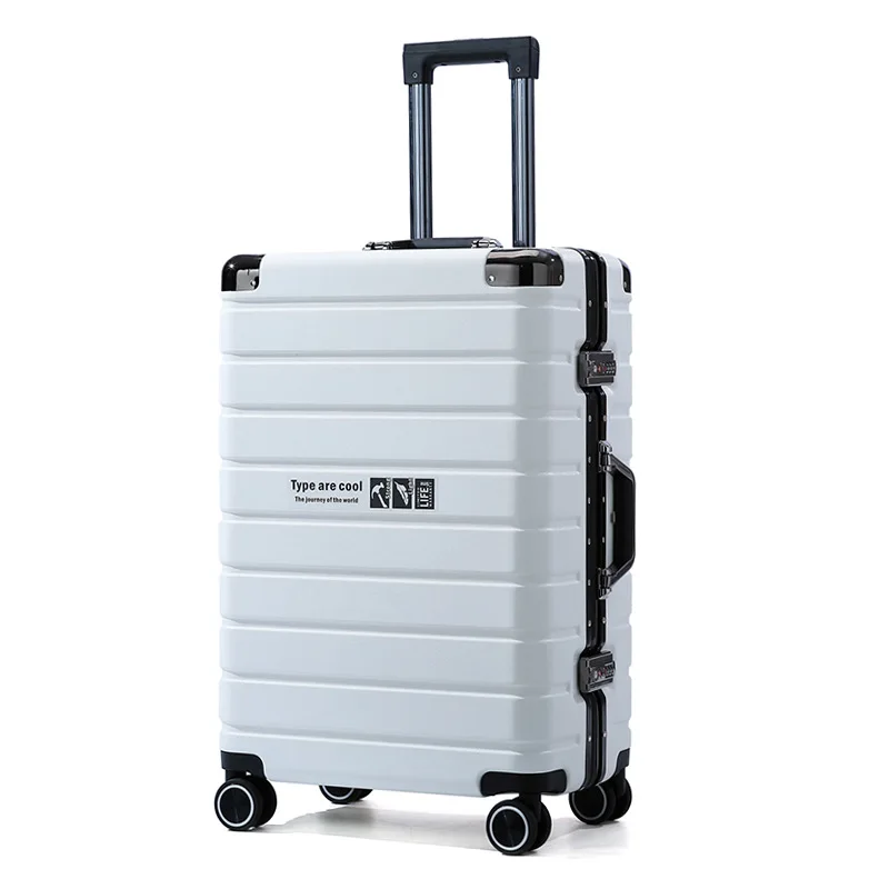 Рисунок 5 - Матовый прочный чемодан TIUMIU