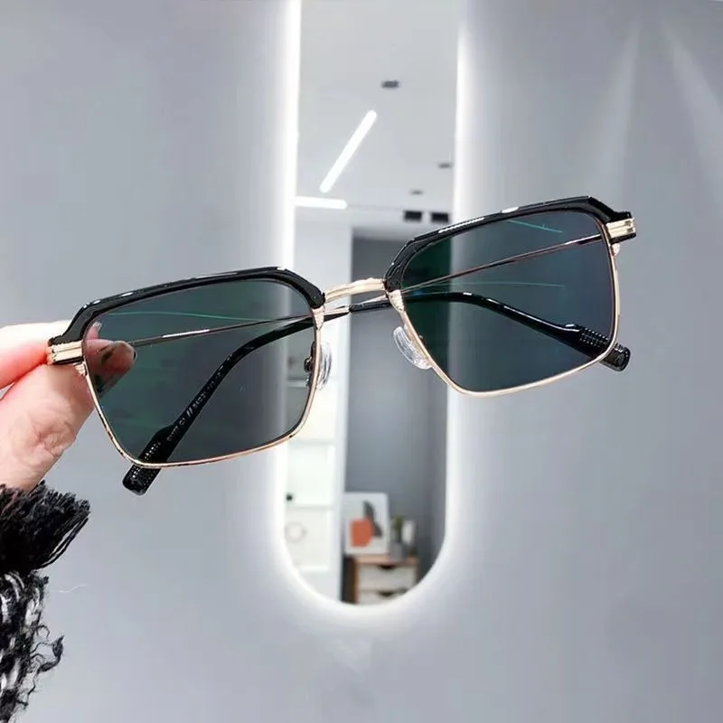 Photochromic Anti Radiation Glasses Photochromic Anti Radiation Glasses for Woman Men Vintage Eyebrow Frame
