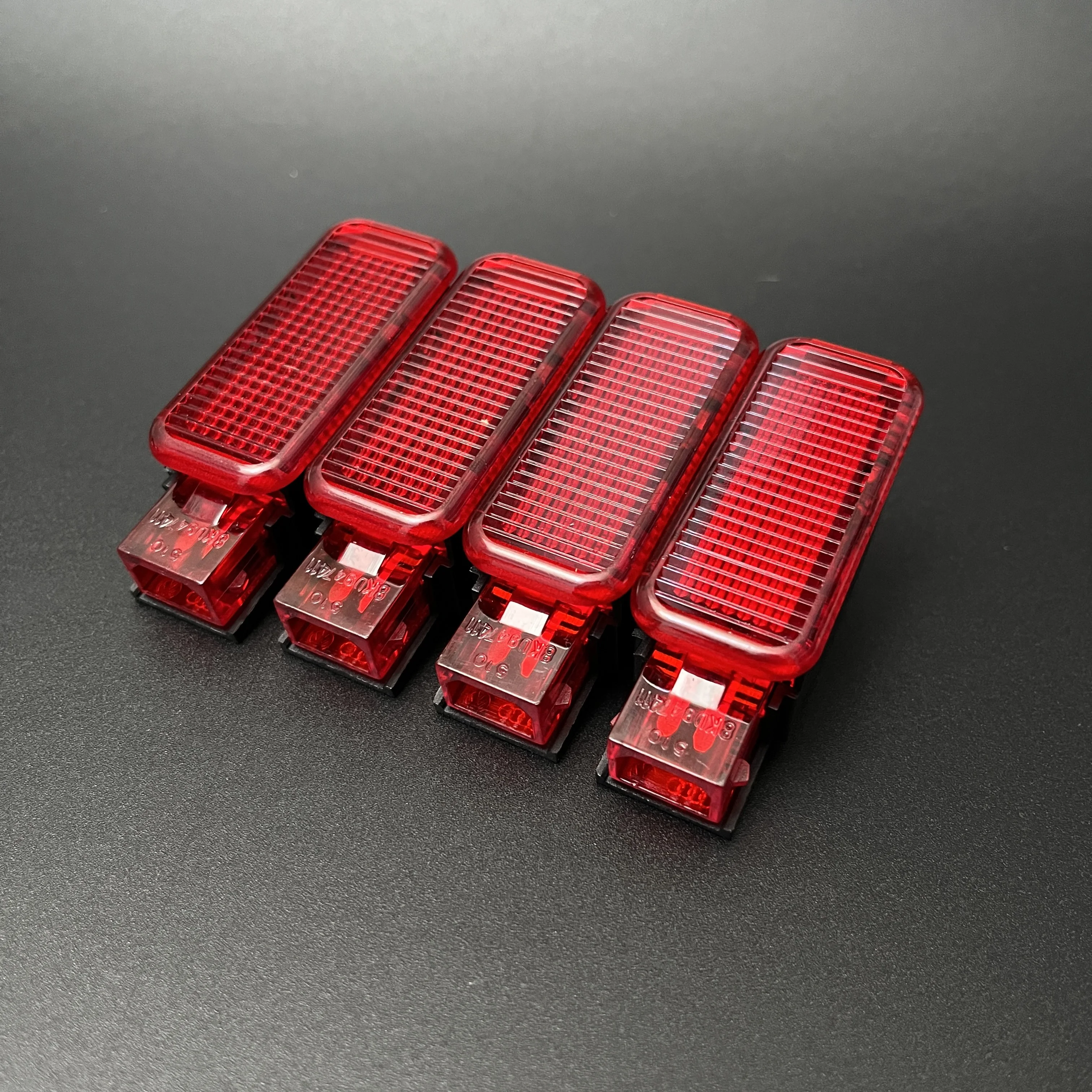 �ƿ�� A3 A4 A5 A6 A7 A8 Q3 Q5 TT 8KD�� OEM ���� ��� ���� ���̺� 947411   8KD 947 411 8KD 947415   8KD 947 415 �ڵ��� ���� ��ǰ