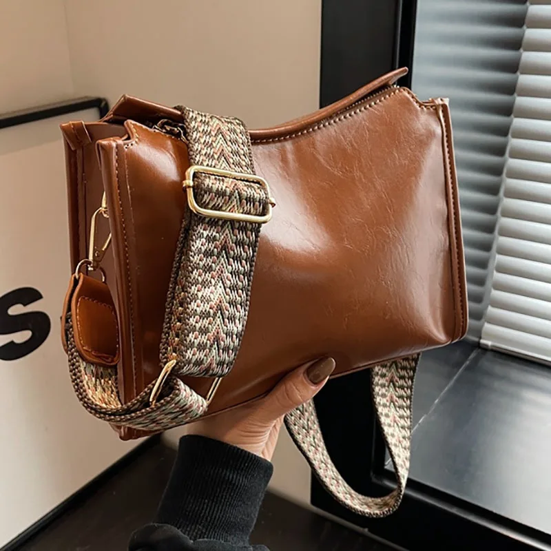 Women's Shoulder Bag Retro Solid Color PU Leather New Large Capacity Crossbody Bag Commute Casual Shopping Classic All-match