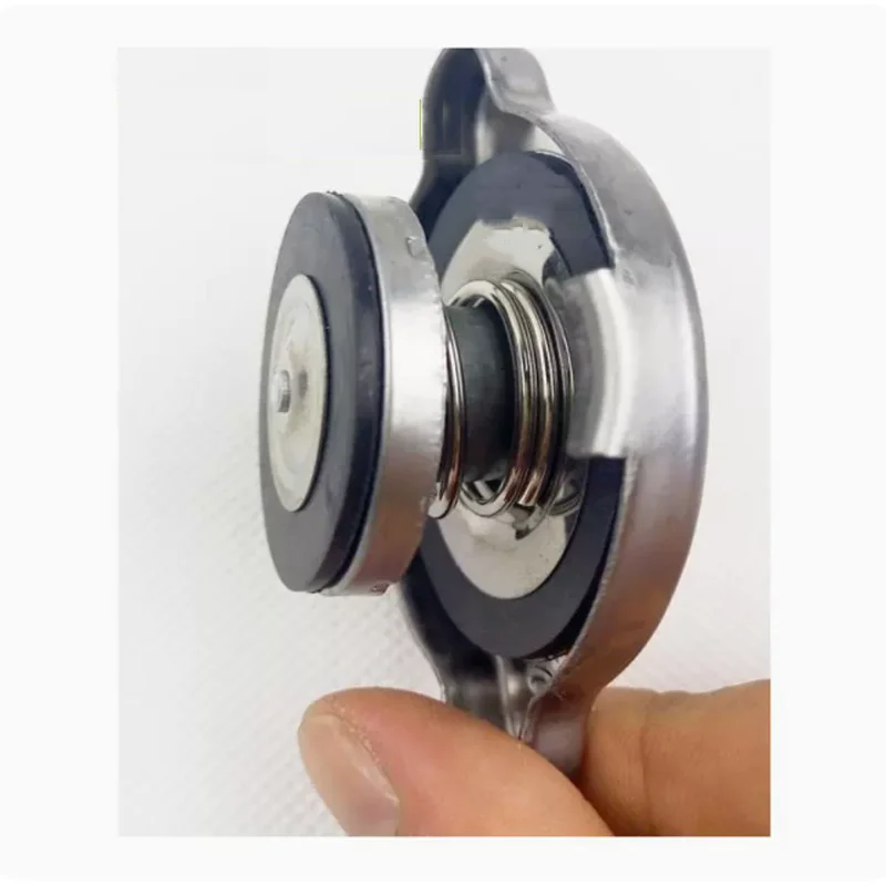 Excavator Accessories Water Tank Cover Radiator Cap Fit For Komatsu Excavator 60 200 210 220 240 300 360-6-7-8
