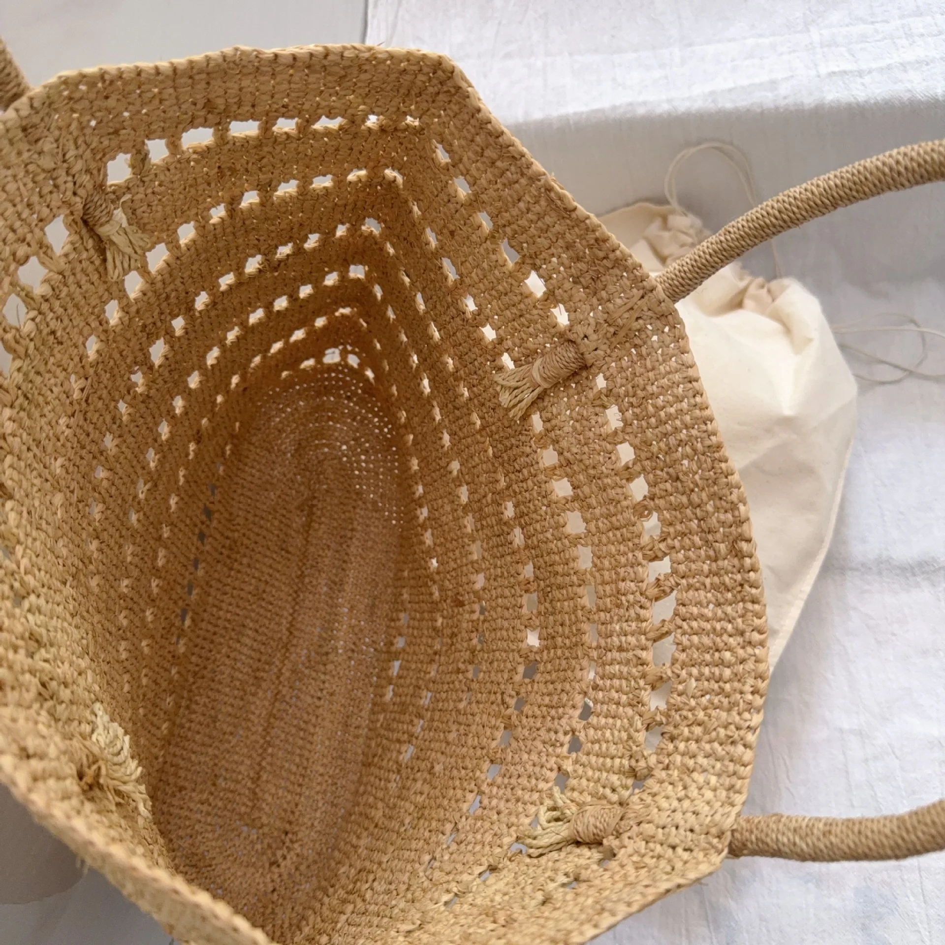 Hollow Out Casual Woven Shoulder Bag SummerBeach Handbag for Women Large Capacity Straw Weave Leisure Travel Bucket Bag