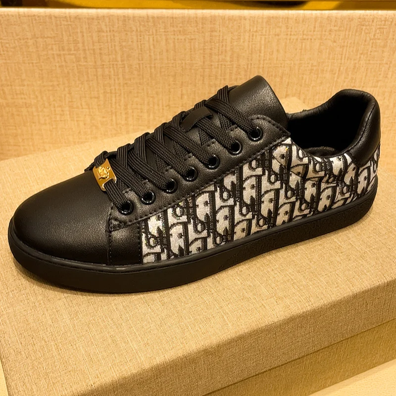 أحذية رياضية رجالية سوداء مطرزة عالية الجودة، أحذي...