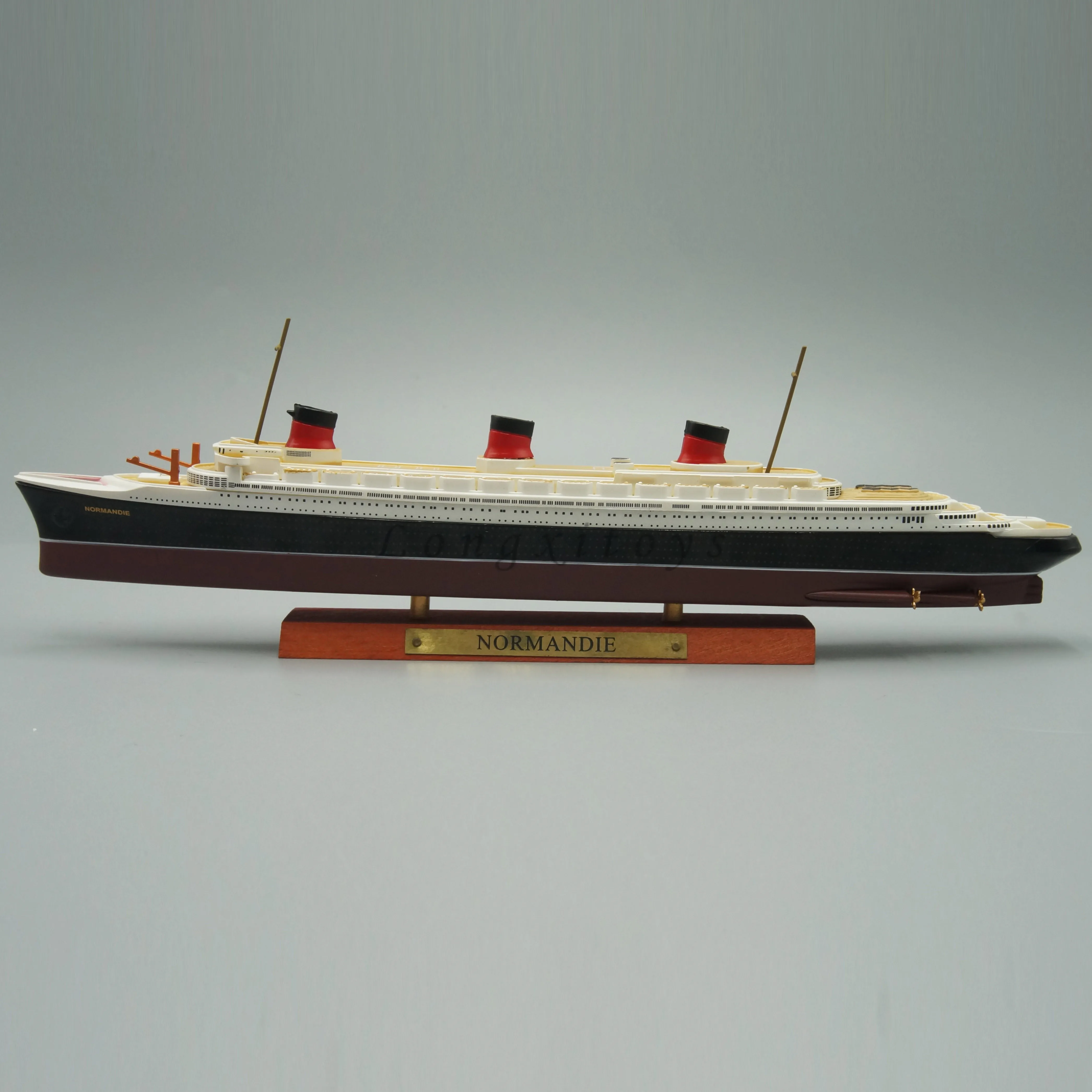 Atlas 1:1250 Scale  RMS Lusitania Diecast  Boat Model  Cruise ship Toys Collect