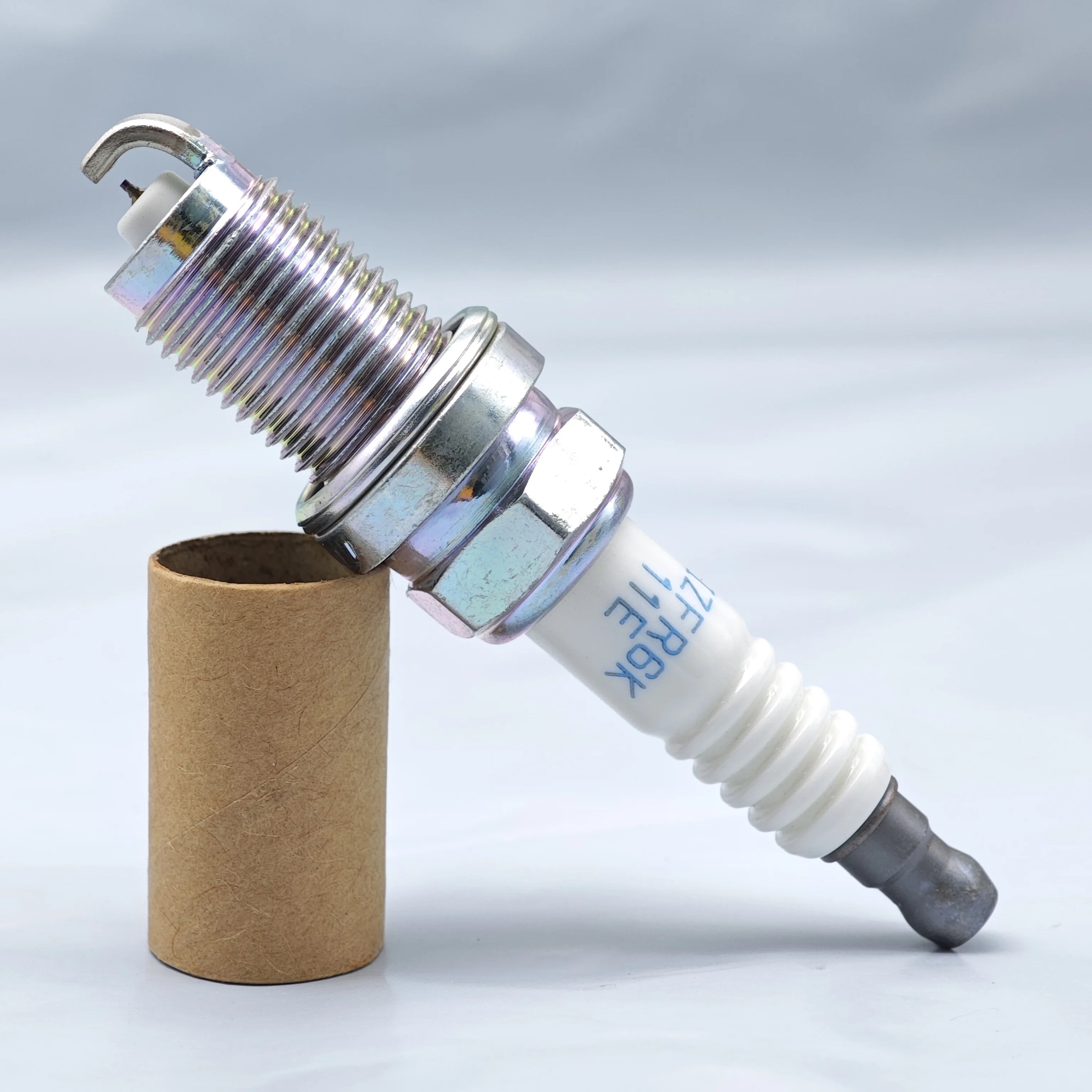 1pcs NGK Laser Iridium Spark Plug IZFR6K-11E 6748 is applicable to