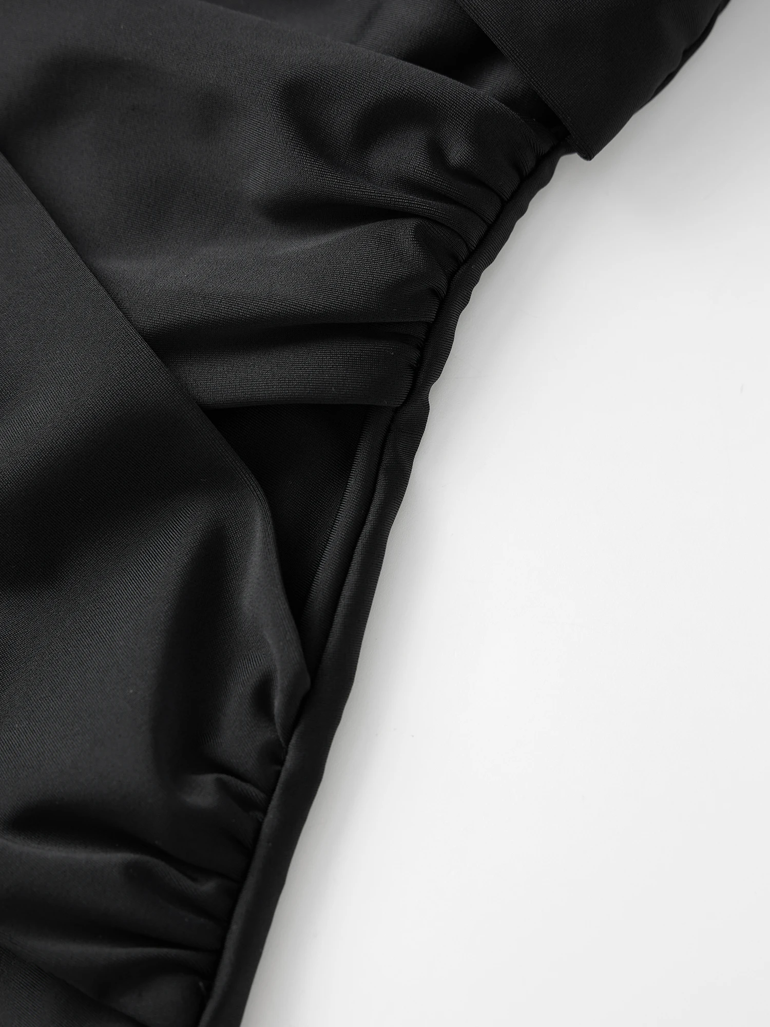 Elegant  Swimsuit with Cross Front Design V Neckline Sleeveless and Backless Styling for Women - Chic Swimwear for