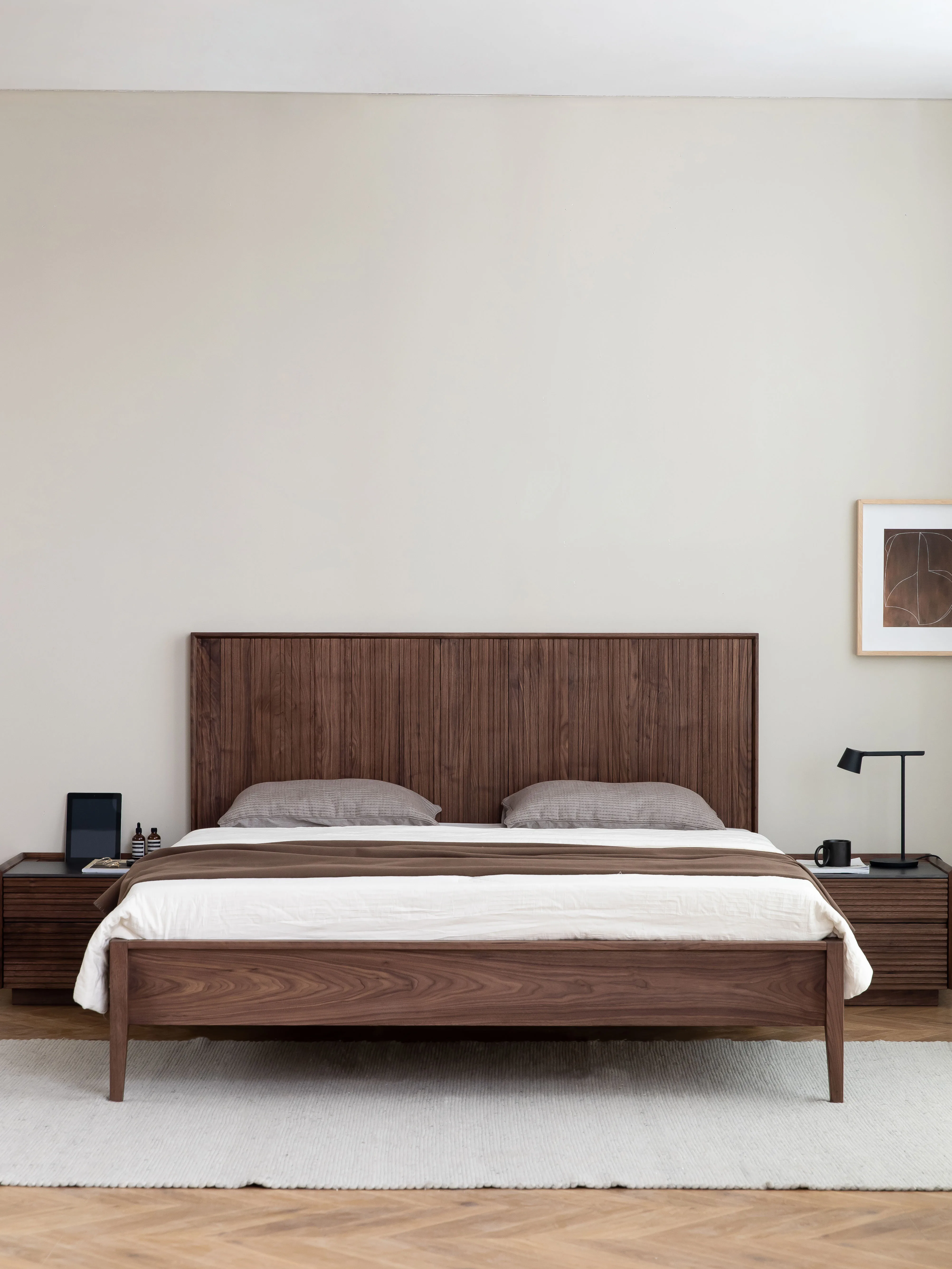

Customized wood as solid wood bed Black walnut Nordic modern simple double bed 1.8m master bedroom wedding bed 1.5 king bed