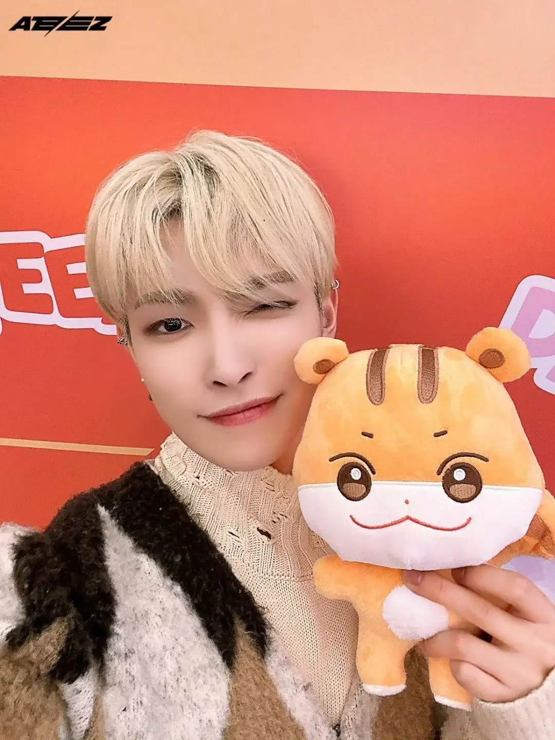 ATEEZ ANITEEZ フィギュア 8点 セット ATEEZ X ANITEEZ [ANITEEZ IN TREASURE] MD - 27 PLUSH DOLL (8 VERSIONS)