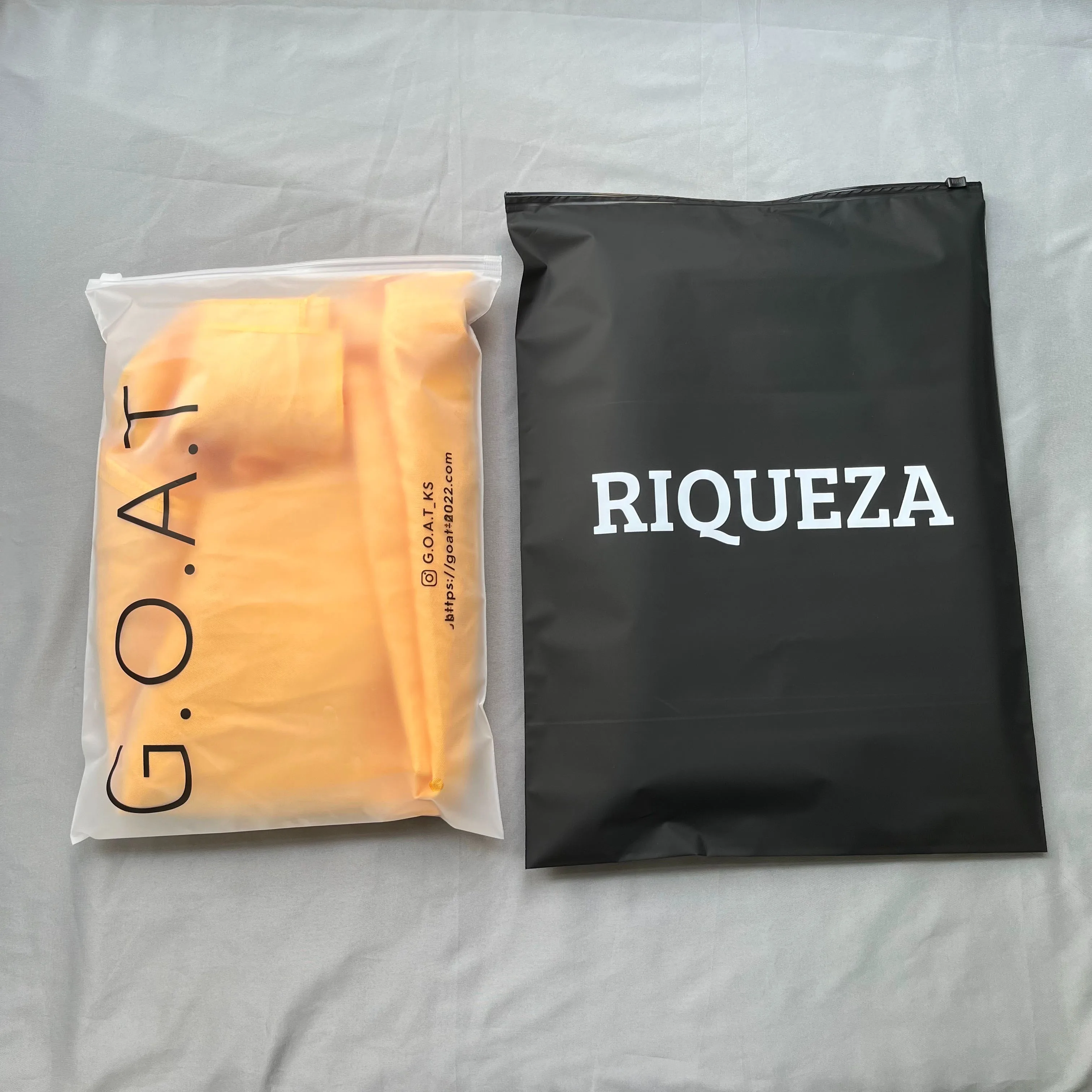

Custom print Packaging matte black clothes Poly zipper Zip lock PE Tshirt Bag /Garment Plastic Bag With Logo 100pcs