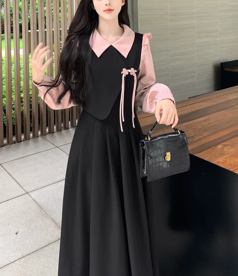 

Fake two-piece waist up contrasting autumn 2023 new buckle black and pink temperament mid length dress for women