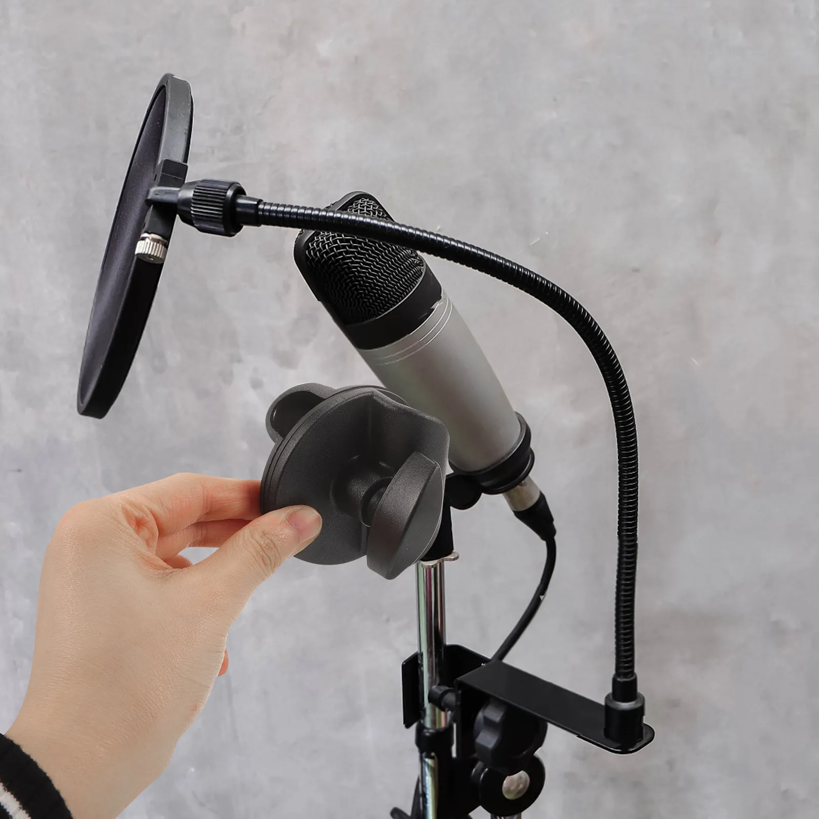 2Pcs 마이크 크로스바 클립 범용 삼각대 홀더 회전식 조절 가능한 마이크 붐 암 클램프 팟캐스트 장비 액세서리