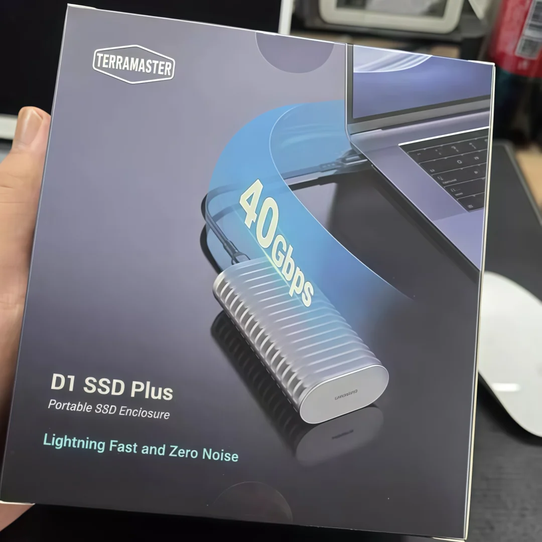 TERRAMASTER D1 SSD 플러스 40Gbps NVMe M.2 NVMe SSD 인클로저 데이터 백업용 모바일 앱 포함 (디스크 없음)