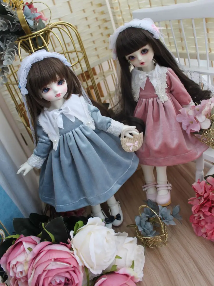

1/6 1/4 1/3 BJD dress hair Clips retro dress red blue for 1/3 1/4 1/6 BJD SD DD 1/6 Blyth doll accessories (three pieces)
