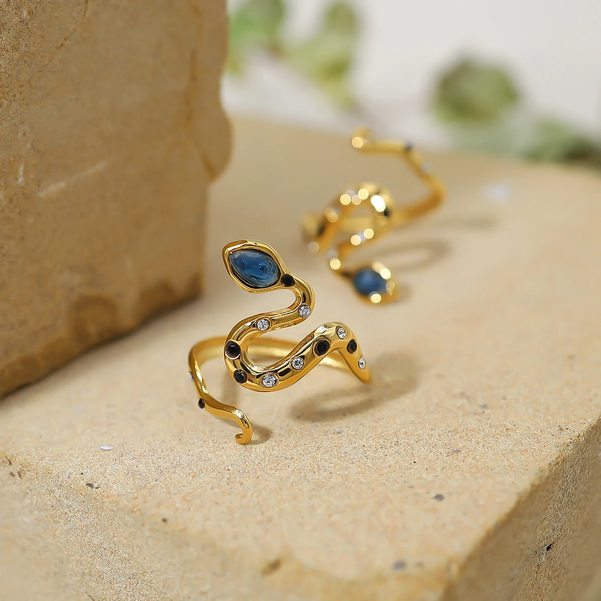 YACHAN Trendy Stainless Steel Snake Rings for Women Chic Exquisite Zircon Crystal Luxury Tarnish Free 18K Gold Plated Jewelry 3
