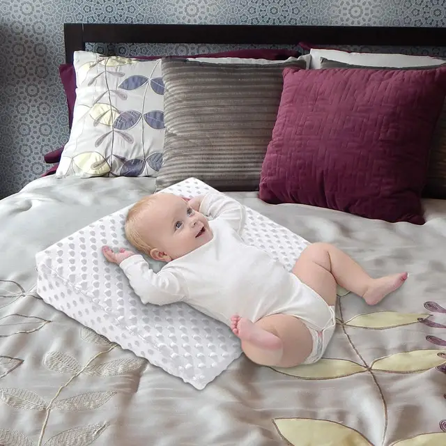 Cuscino Per Plagiocefalia Neonato Cuscino A Cuneo Per Neonati Con