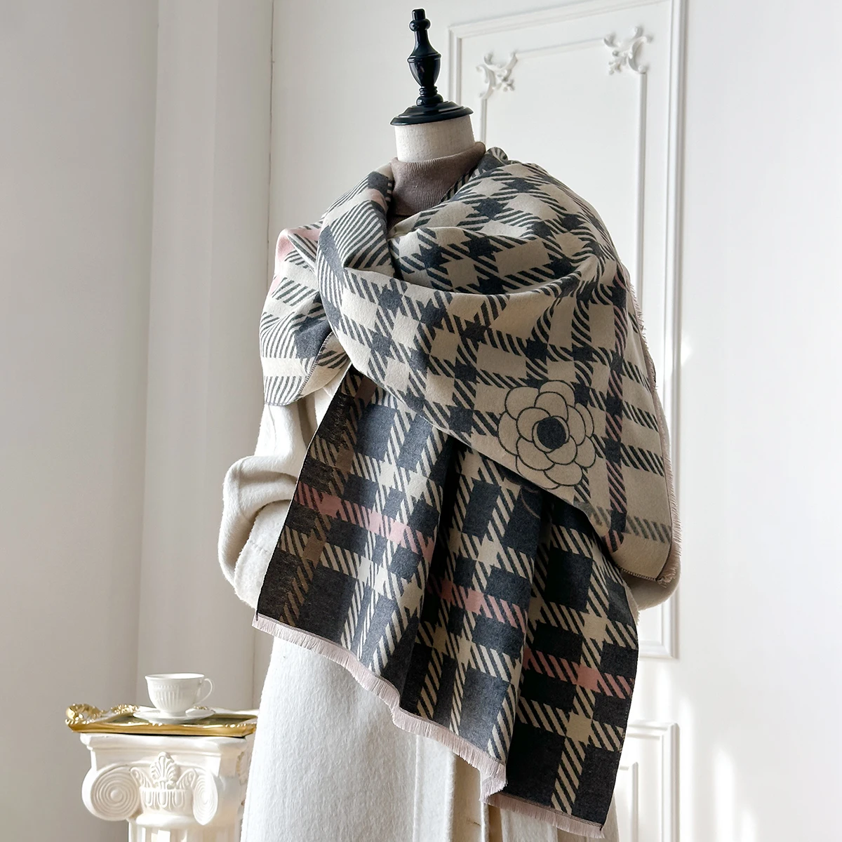 New Luxury Brand Cashmere Camellia Scarf Winter Women Pashmina Shawls Warm Blanket Wraps Female Foulard Bandana Thick Scarves