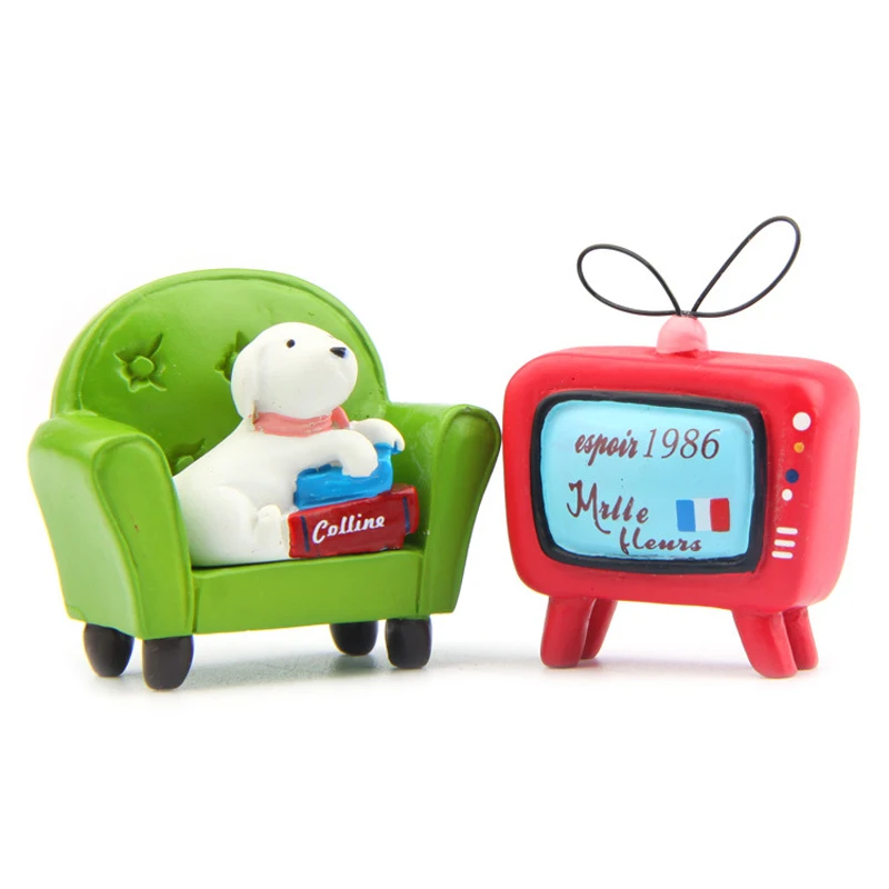 

2pcs/Lot Zakka Puppy Watch TV Figures Toys Resin Japanes Kawaii Dog Figures Toys Garden Stands Decor Ornaments for Children