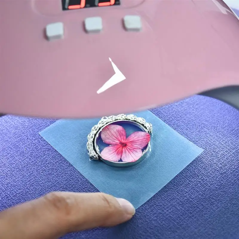 Description Picture 6 of itemQuick Drying UV Resin Adhesive Colorless Transparent Ultraviolet Liquid UV Curing Use Craft DIY Jewelry Making Epoxy Resin Glue