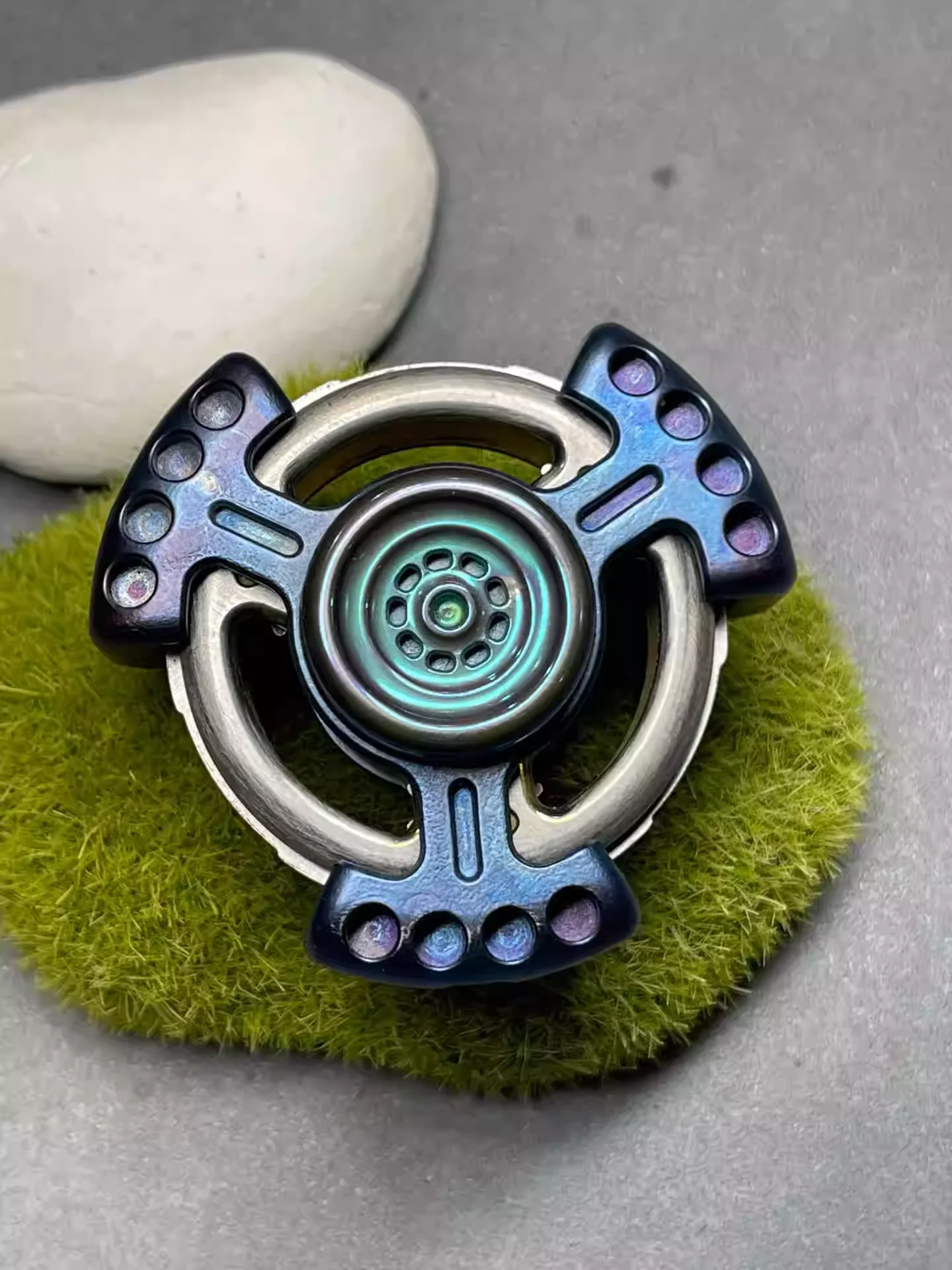 

Гироскоп для кончиков пальцев T-Max с изгибом двигателя, титан