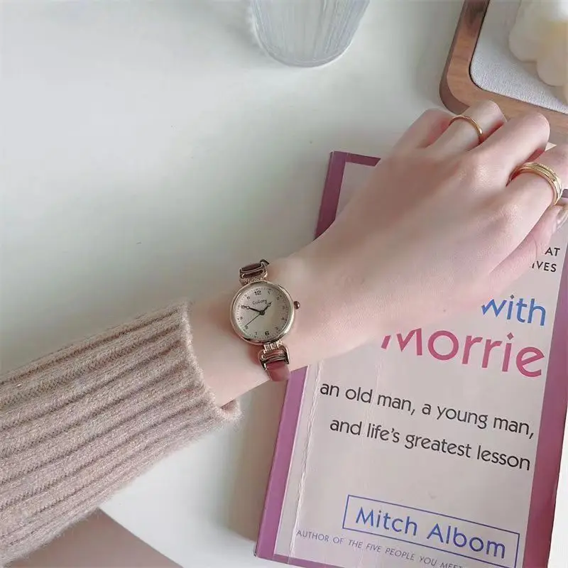 YIKAZE Women Quartz Watch Retro PU Leather Thin Strap Women's Wristwatch Luxury Ladies Dress Watches Fashion Bracelet Watch Gift