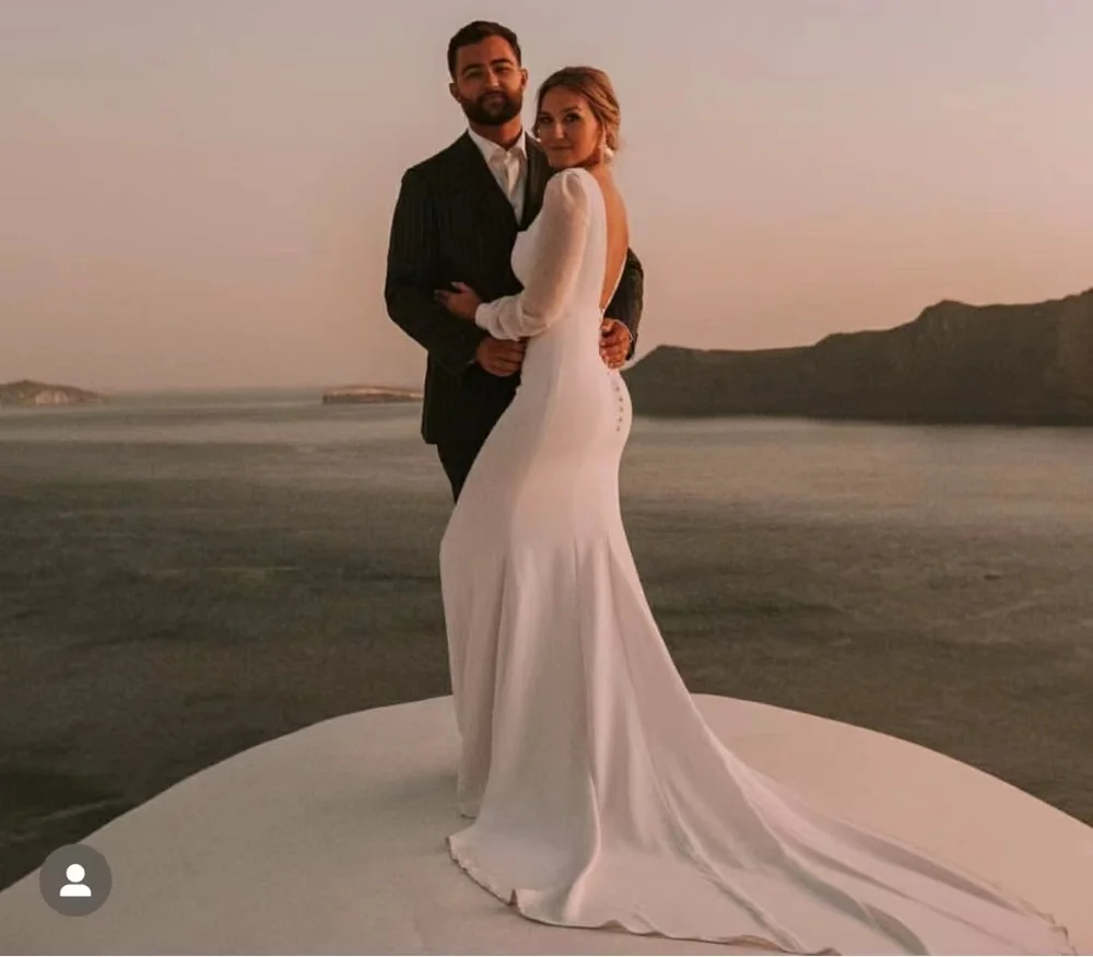 

Sheath Sexy Square Neck Long Sleeves Backless Wedding Dress Backless Bridal Gown Satin Simple Robe De Mariée Vestido De Noiva