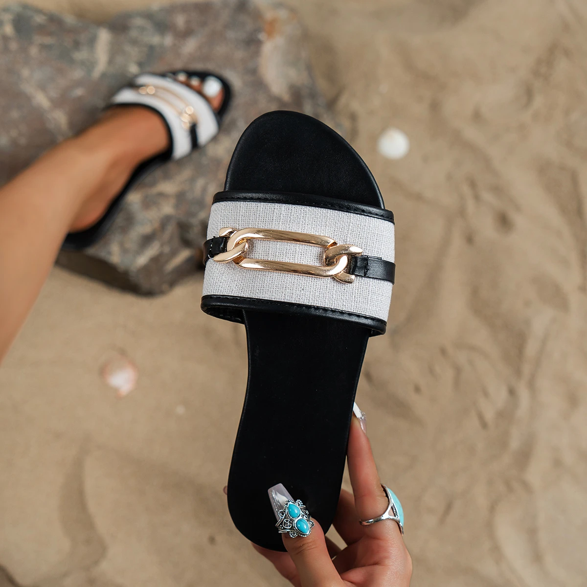 

2023 Fashion Women's Slippers Metal Chain Slippers Summer Sandals Outdoor Flat Slides Beach Flip Flops New Casual Shoes Zapatos