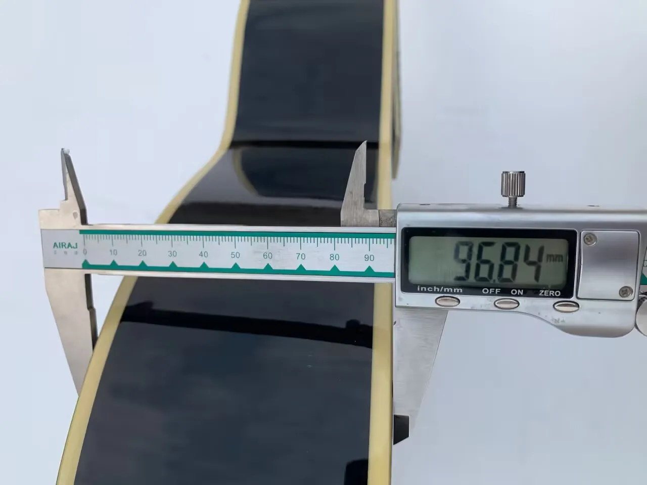 Sd921785b7a7a4536bbf8bf92cf963fdbi