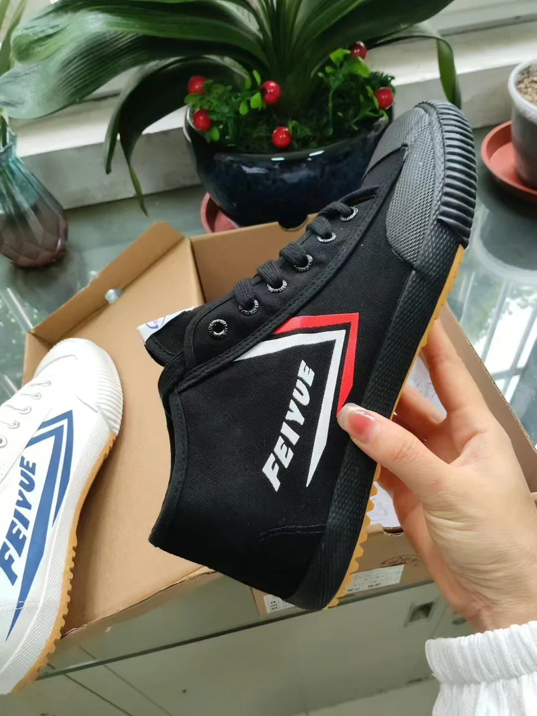 Description Picture 5 of itemTOPONE Original Kung Fu Shoes Mid-high-top espadrilles with lace-up white canvas sneakers Wushu Soft Comfortable