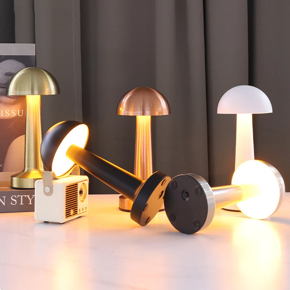 Mushroom LED Desk Lamp USB Charging Table Lamp Three Colors Touch Switch Bar Bedroom Lamps Home Decoration Reading Night Light