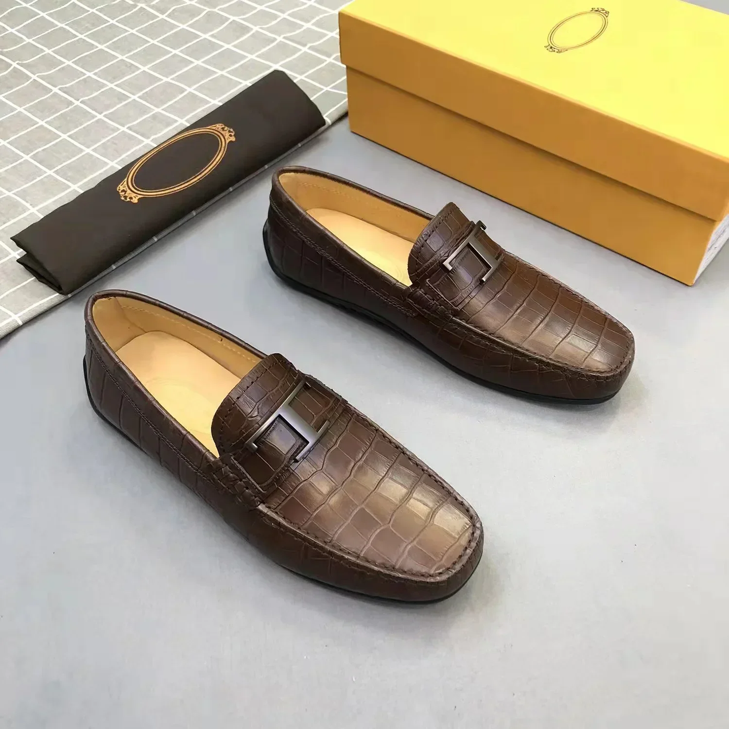 Spring Summer and Autumn New Bean Shoes Men's Shoes Deer Skin Suede Flat Bottom Casual Genuine Leather Shoes mens loafers luxury