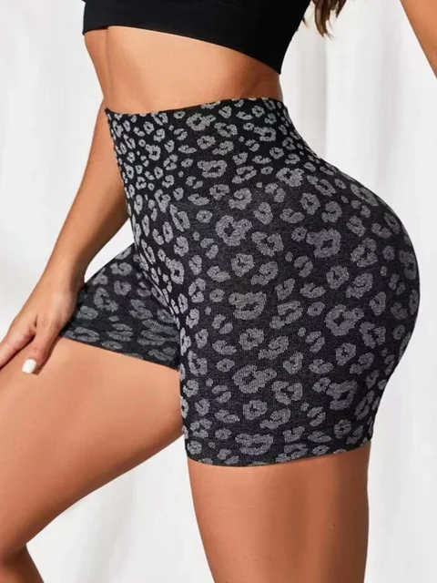 High waist peach hip quick-drying tight-fitting wearing European and American leopard yoga pants summer new shorts. 3