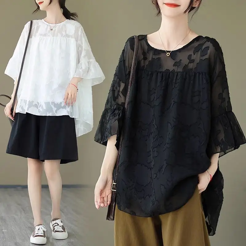 

Women's Hollowed Out Round Neck Short Sleeved Cotton White Shirt with Loose Stitching Lace Top Casual Summer Fashion 2024 L339