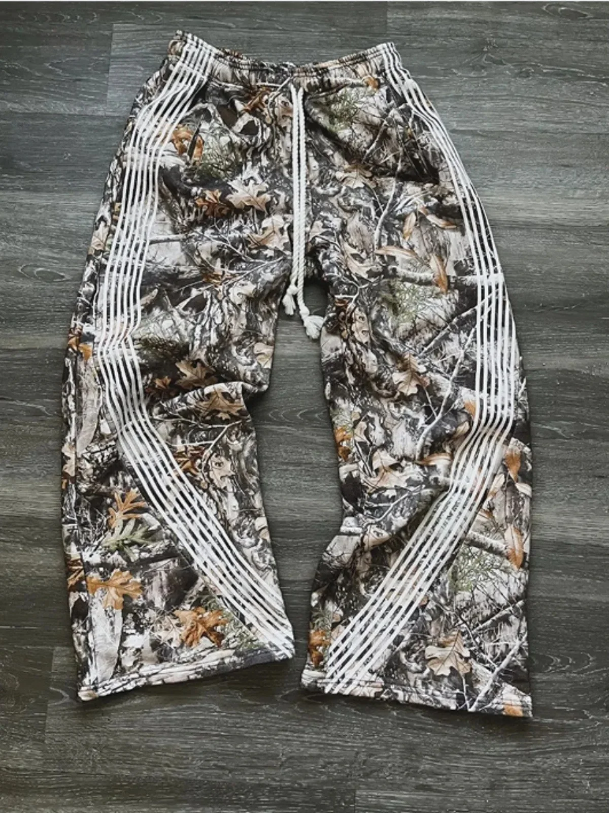2025 Haruku Camouflage Wide Elastic Waist Straight Leg Pants Hip Hop Style Casual Loose Fit Men's Fashion_viptrois.com