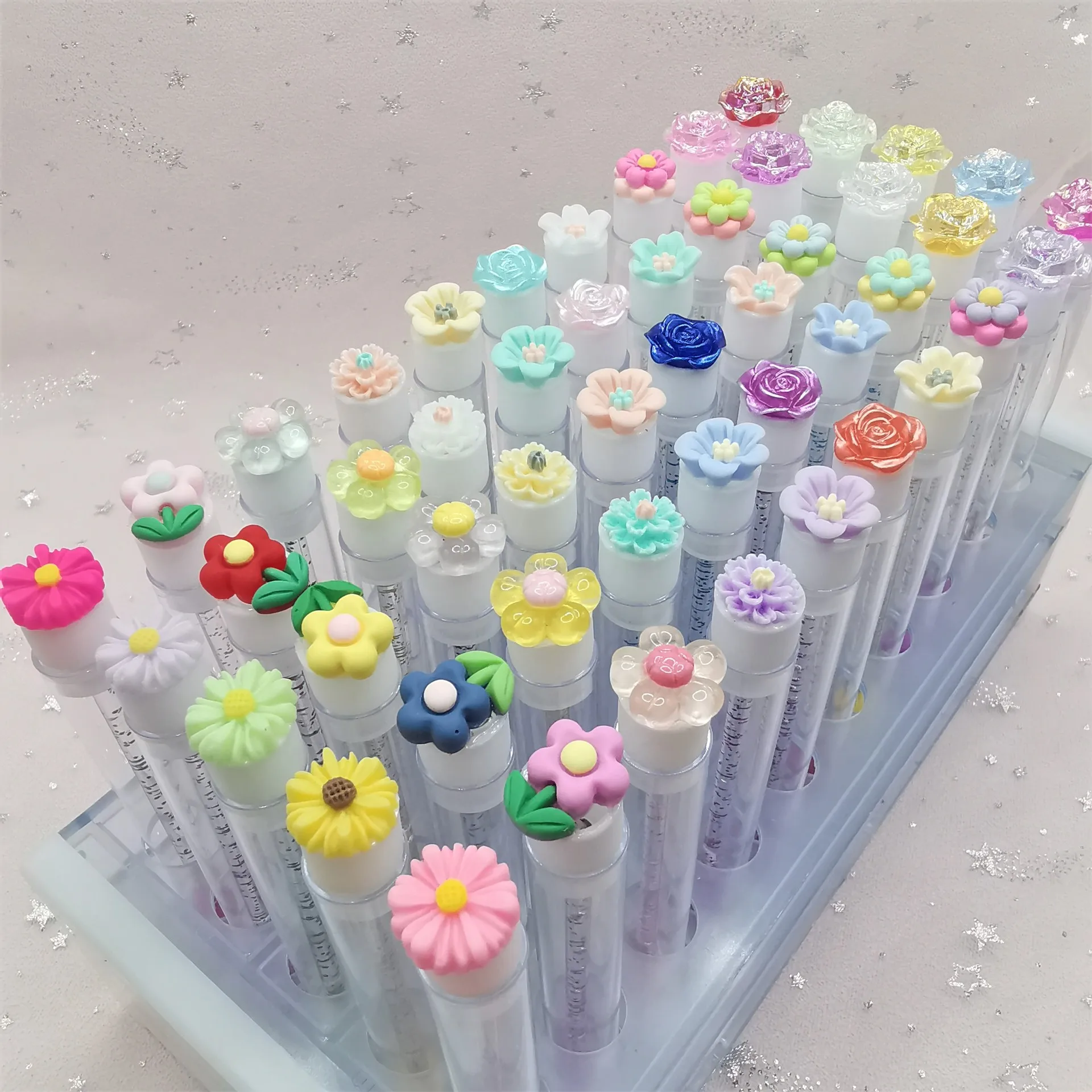 50pcs 재사용 가능한 로즈 속눈썹 브러시 속눈썹 연장을위한 빈 튜브 교체 가능한 마스카라 완드 눈썹 브러시 애플리케이터 방진
