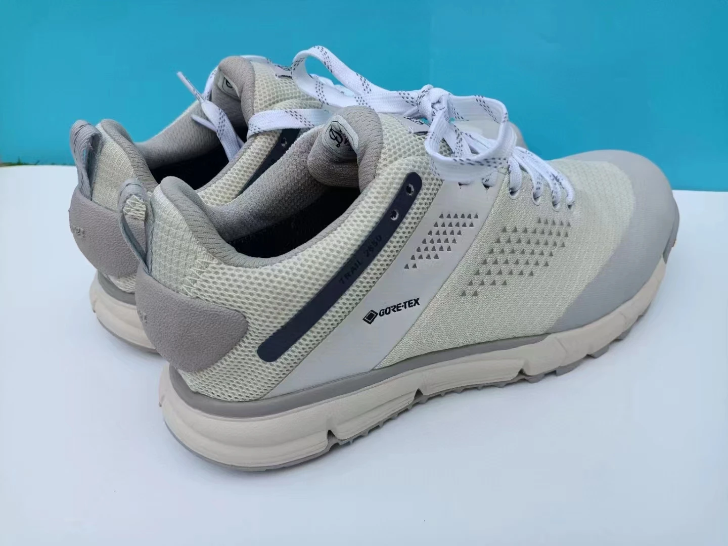 

Spring and Autumn Mesh Sports Waterproof Shoes Waterproof Socks High Elasticity High Density MN Midsole Cross-country Running