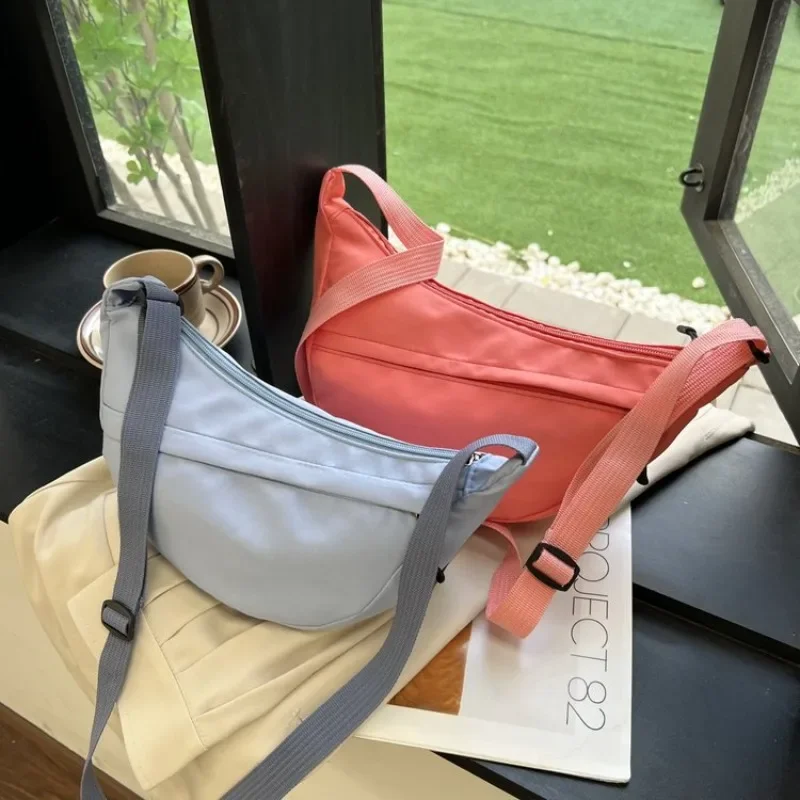 

Casual Solid Color Women's Hobos Shoulder Bags Fashion Nylon Ladies Crossbody Bags Simple Female Underarm Bag Purse Handbags