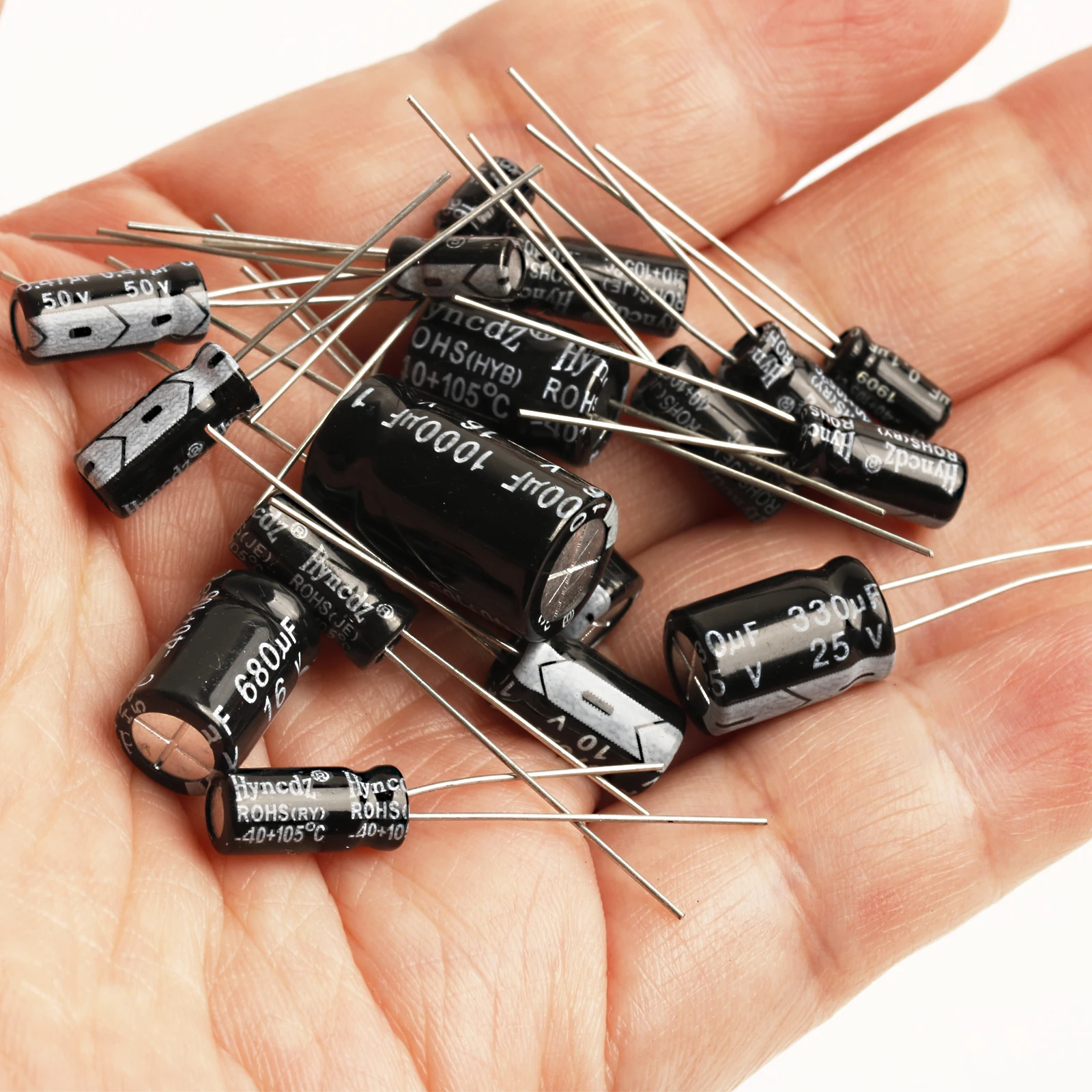 Aluminum Capacitor 10v 16v 25v 50v 0.1uf 1uf 2.2uf 33uf 47uf 220uf 470uf 680uf 1000uf
