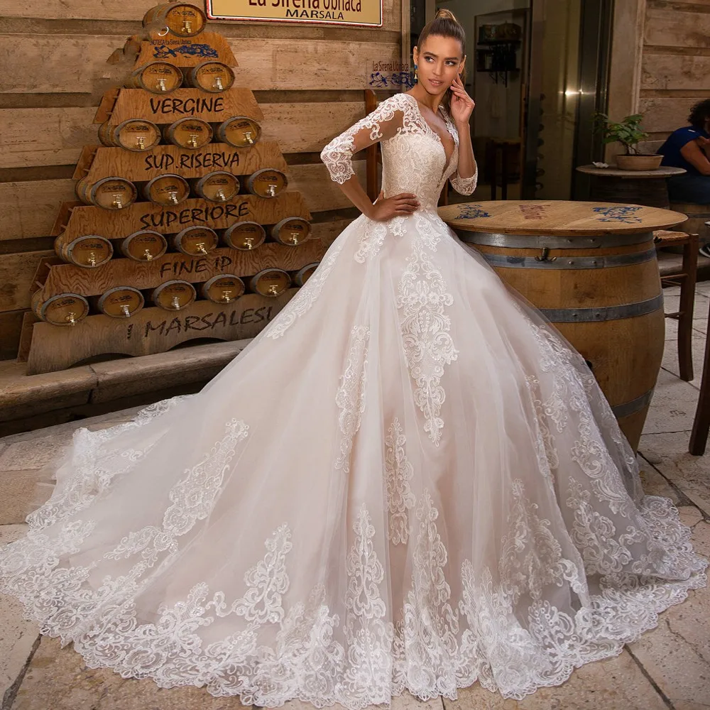 

Sexy Backless V Neck Lace Princess Wedding Dress 2023 Luxury Three Quarter Sleeve Appliques Court Train A Line Bride Gown
