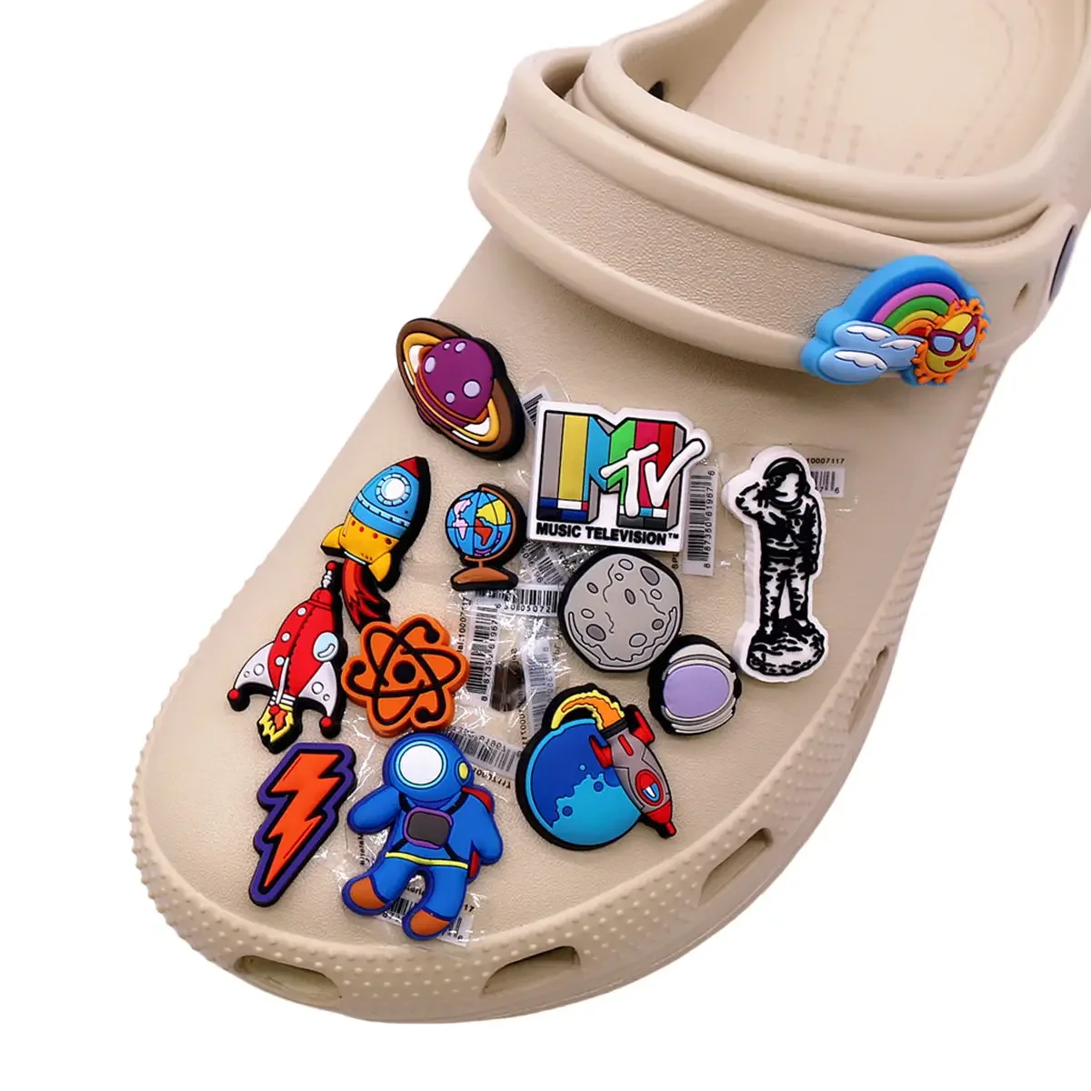 Original MTV Spaceman PVC Shoe Charms Decorations Designer Upper Buckle Accessories Planet Spacecraft Shapes Clog Pin Clips 1pcs