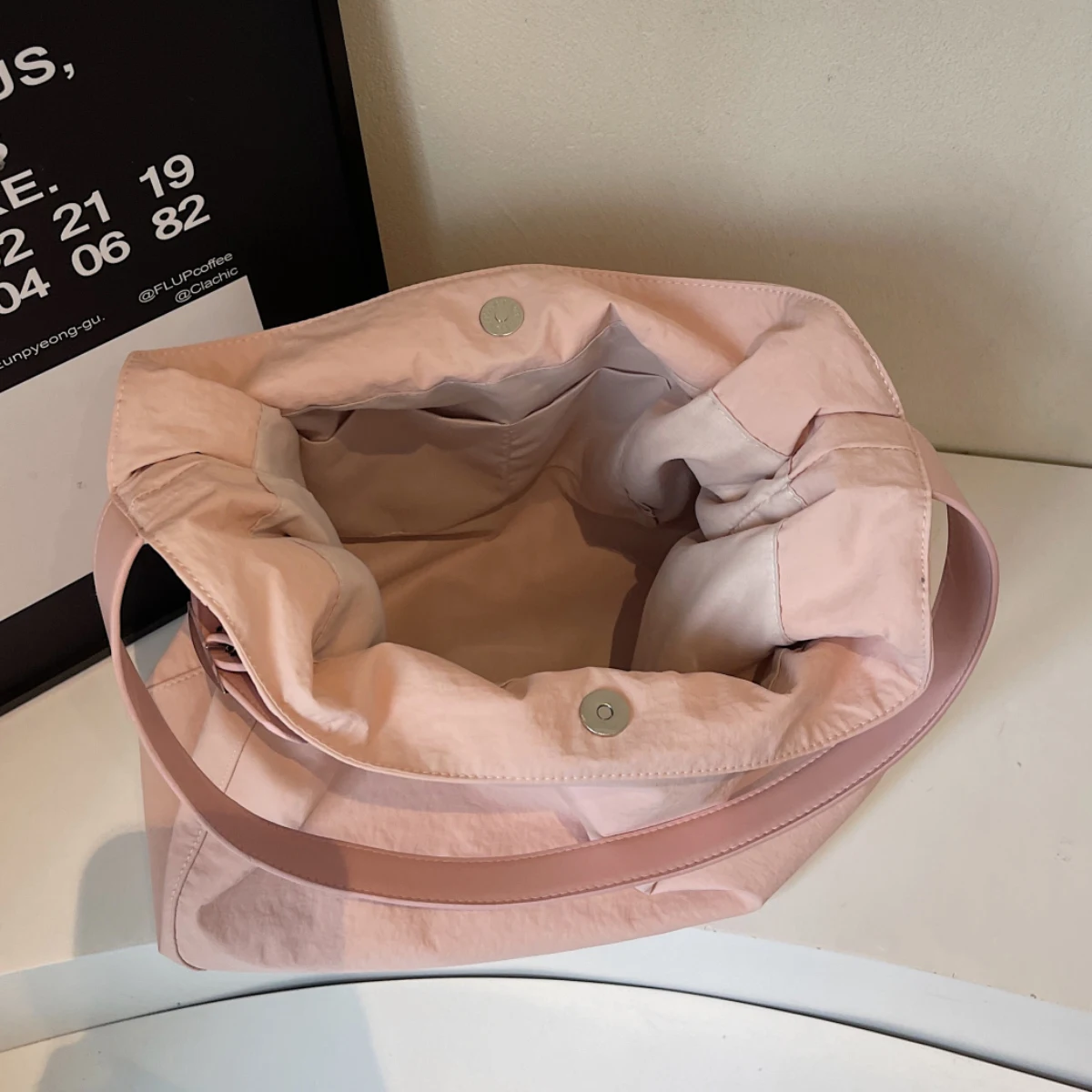 Japanese Style Canvas Tote Bag for Women 2025 New Fashion Shoulder Bag Simple and Versatile for Work and Work Clothing Large Capacity Traveling Shopping Student Class