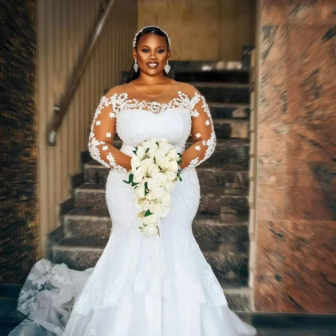

African Plus Size Wedding Dresses Mermaid Bridal Gown Scoop Neck Long Sleeves Crystals Lace Applique Custom Made Sweep