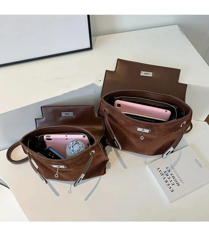 2023 New Trend Winter Fashion Streetwear Women Vintage Solid Casual Backpack All Match Simple College Student Backpack For Girl