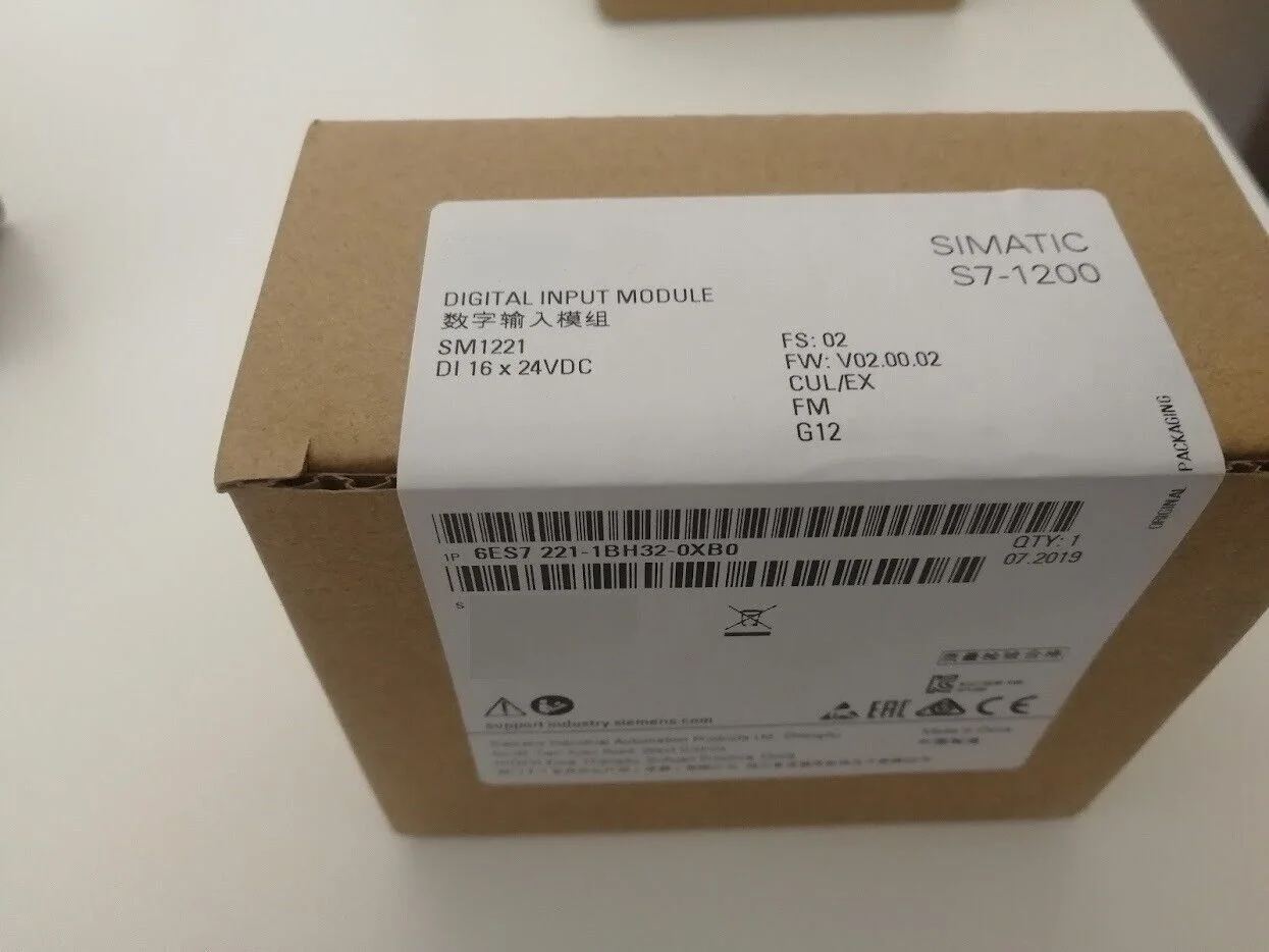 

1 шт., новый 6ES7221-1BH32-0XB0 SIMATIC, цифровой входной модуль