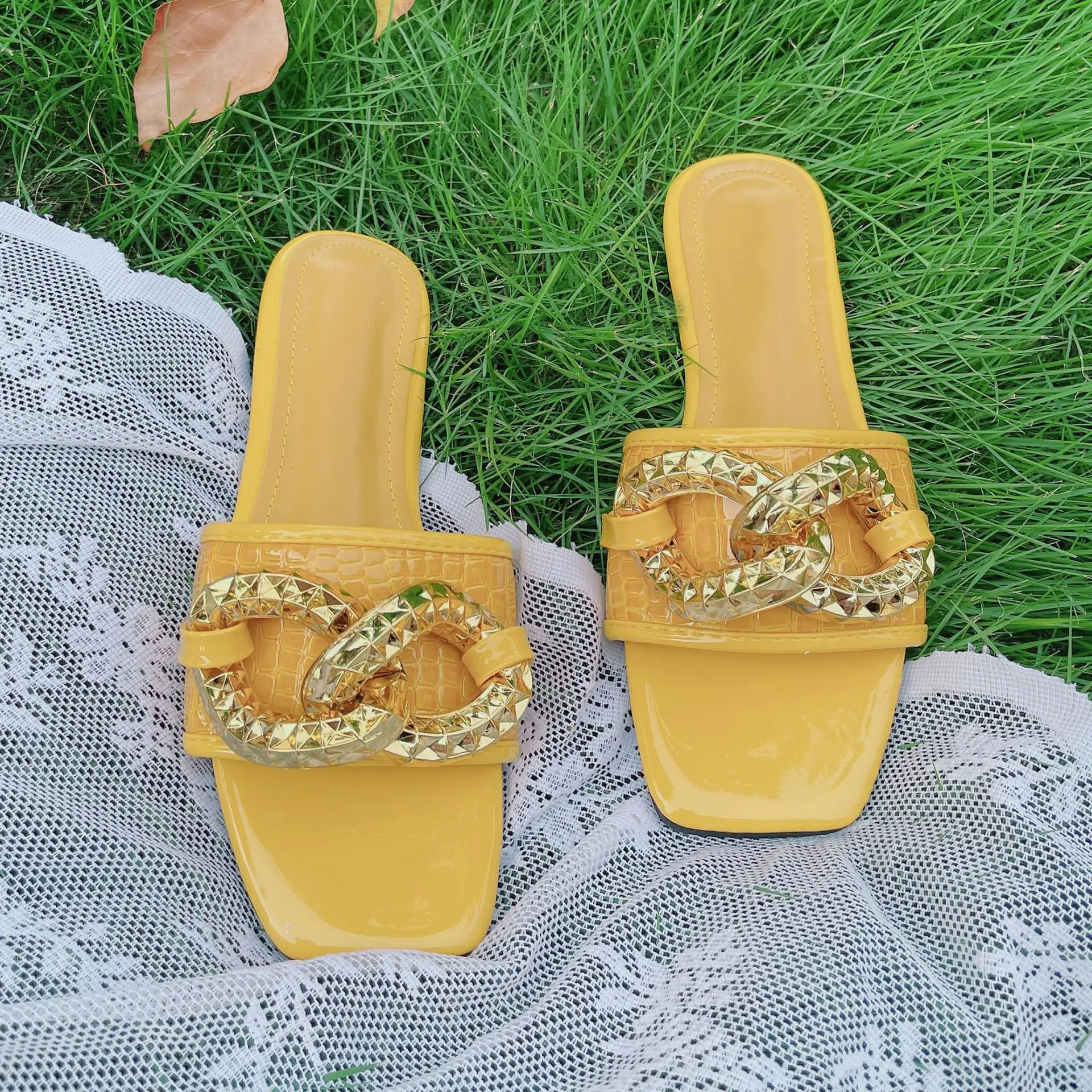 Summer 2022 New Plus Size Slides for Women's Slippers Fashion Retro Metal Button Square Head High Quality Flat Slippers Women's