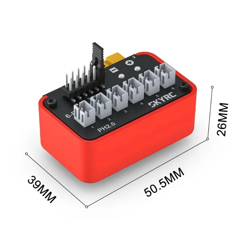 Détail des connecteurs du hub de charge multiport SKYRC OSH 6 ports 1S avec câbles de charge insérés.