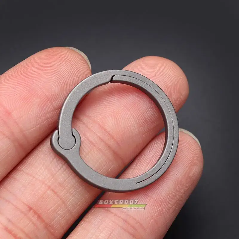 Titanium Alloy Manual Opening and Closing Spring Buckle Car Key