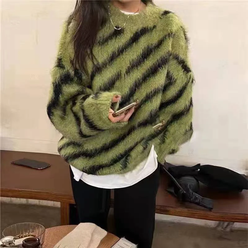 Large Women's Amazon 2022 New French Loose Zebra Warm Thick Sweater