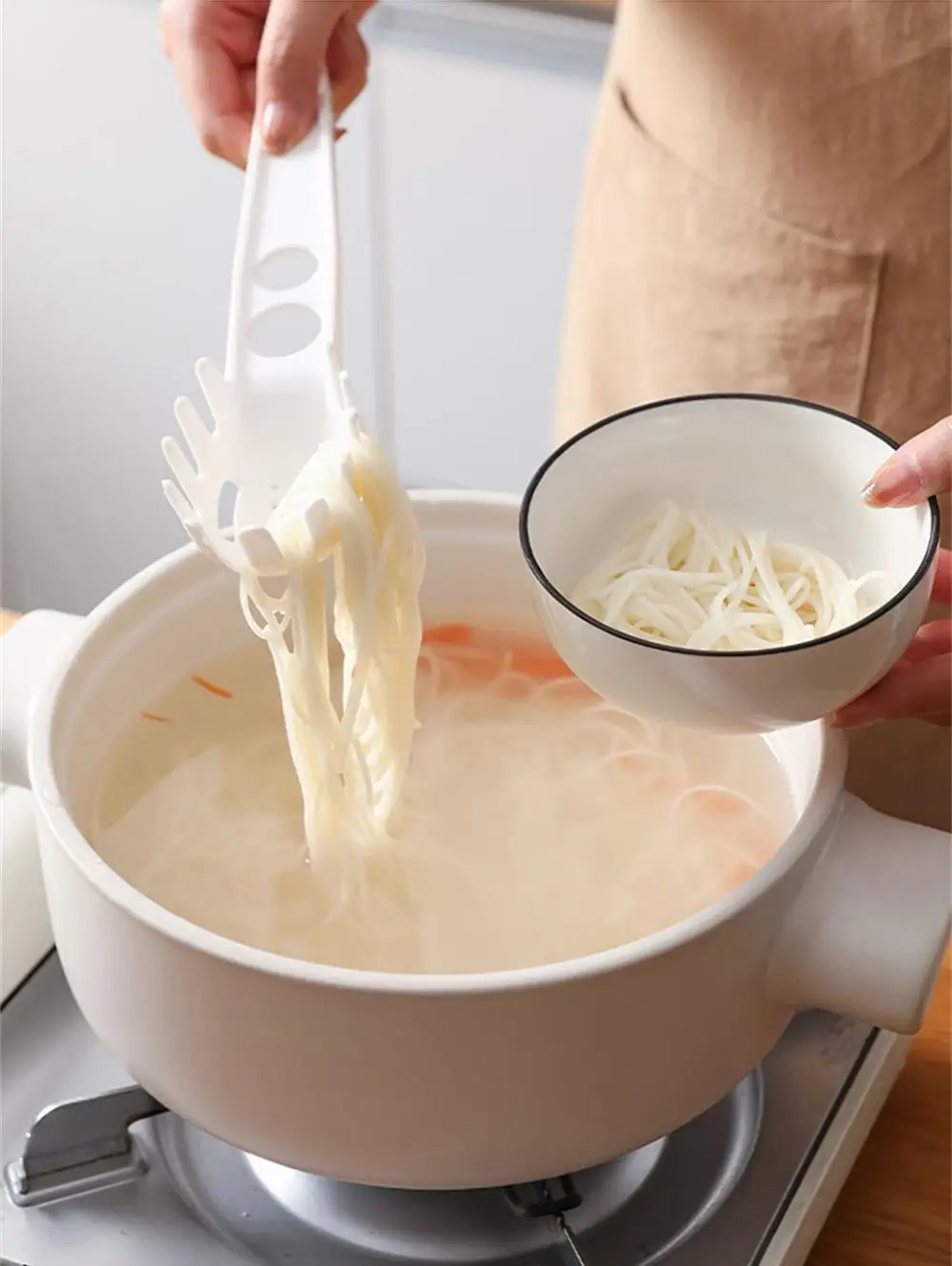 Description Picture 3 of itemPasta Scoop Colander Spaghetti Egg Yolk Separation Scoop Egg White Separator Plastic Filter Drain Spoon Kitchen Accessories