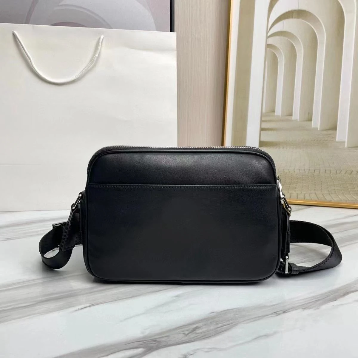 Fashion B Style Shoulder Bag Men's Casual Business Commuter Shoulder Bag Crossbody Bag Genuine Leather High Quality Chest Bag
