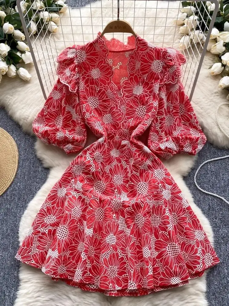 Emily® | High-low bandeau vacay dress with rose floral pattern